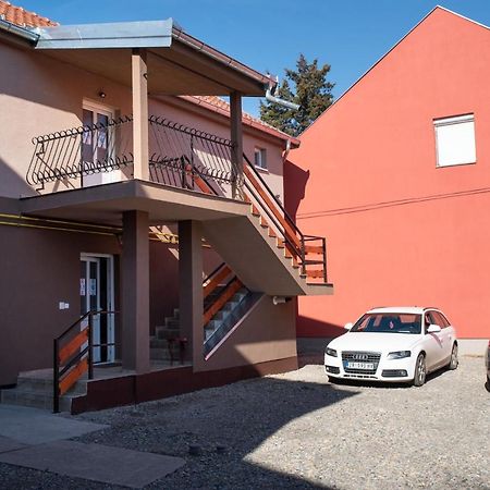 Apartmani Centar Lux New Zrenjanin Exterior photo